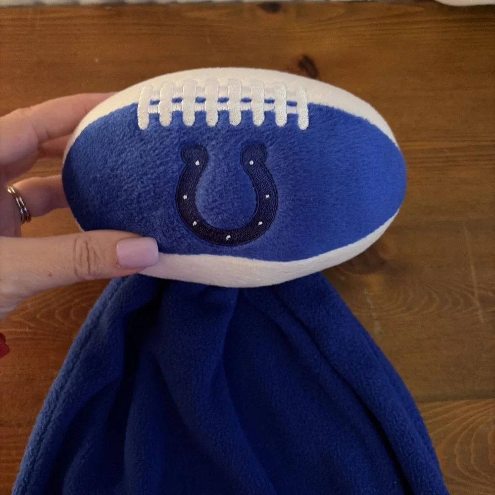 2007 SNUGGLEBALL NFL COLTS FLEECE‎ FOOTBALL BLANKET